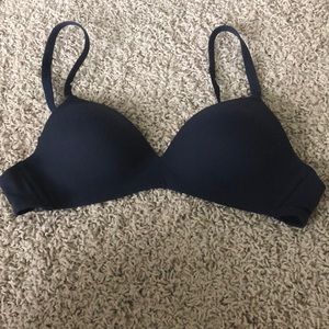 Wireless Wacoal Navy Bra Very Lightly Lined 32B
